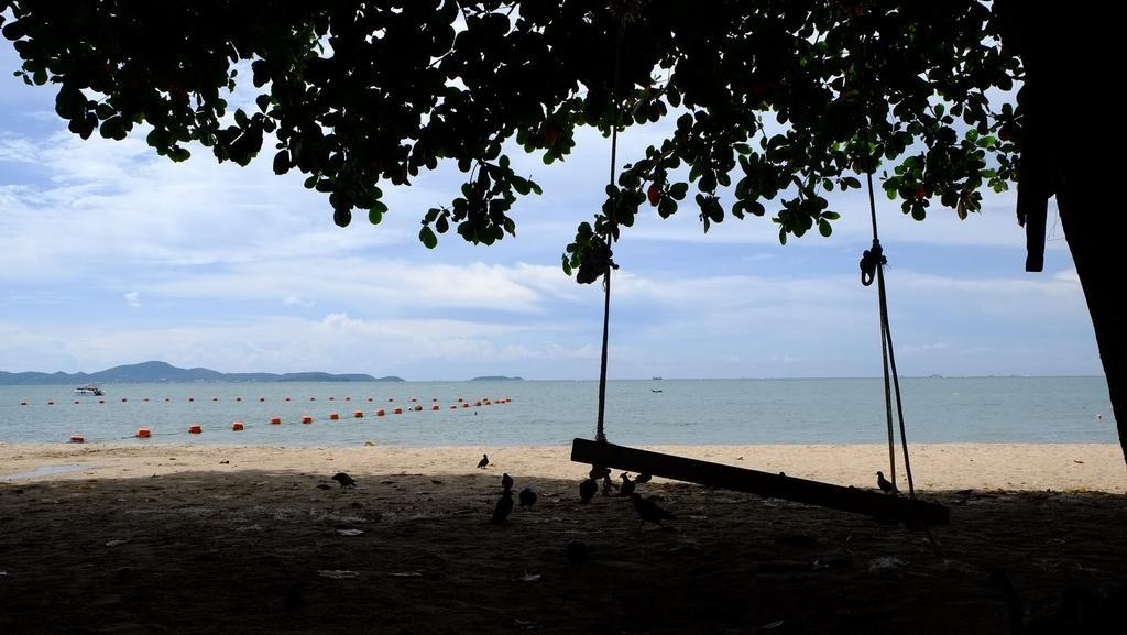 Peak Tower In Phatumnak Pattaya Zewnętrze zdjęcie