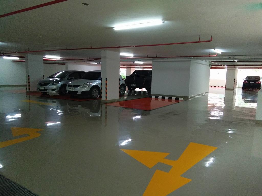 Peak Tower In Phatumnak Pattaya Zewnętrze zdjęcie