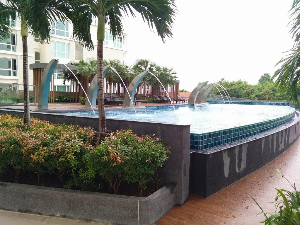 Peak Tower In Phatumnak Pattaya Zewnętrze zdjęcie