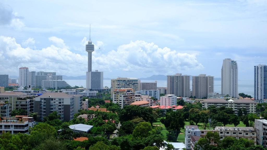 Peak Tower In Phatumnak Pattaya Zewnętrze zdjęcie