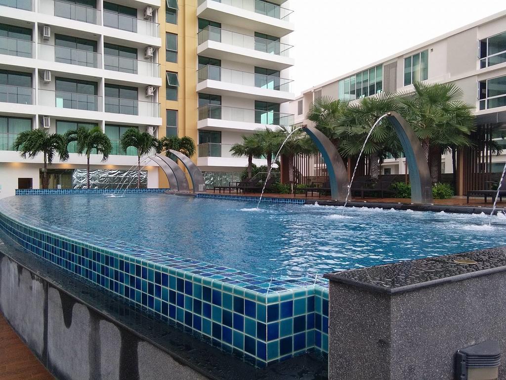 Peak Tower In Phatumnak Pattaya Zewnętrze zdjęcie